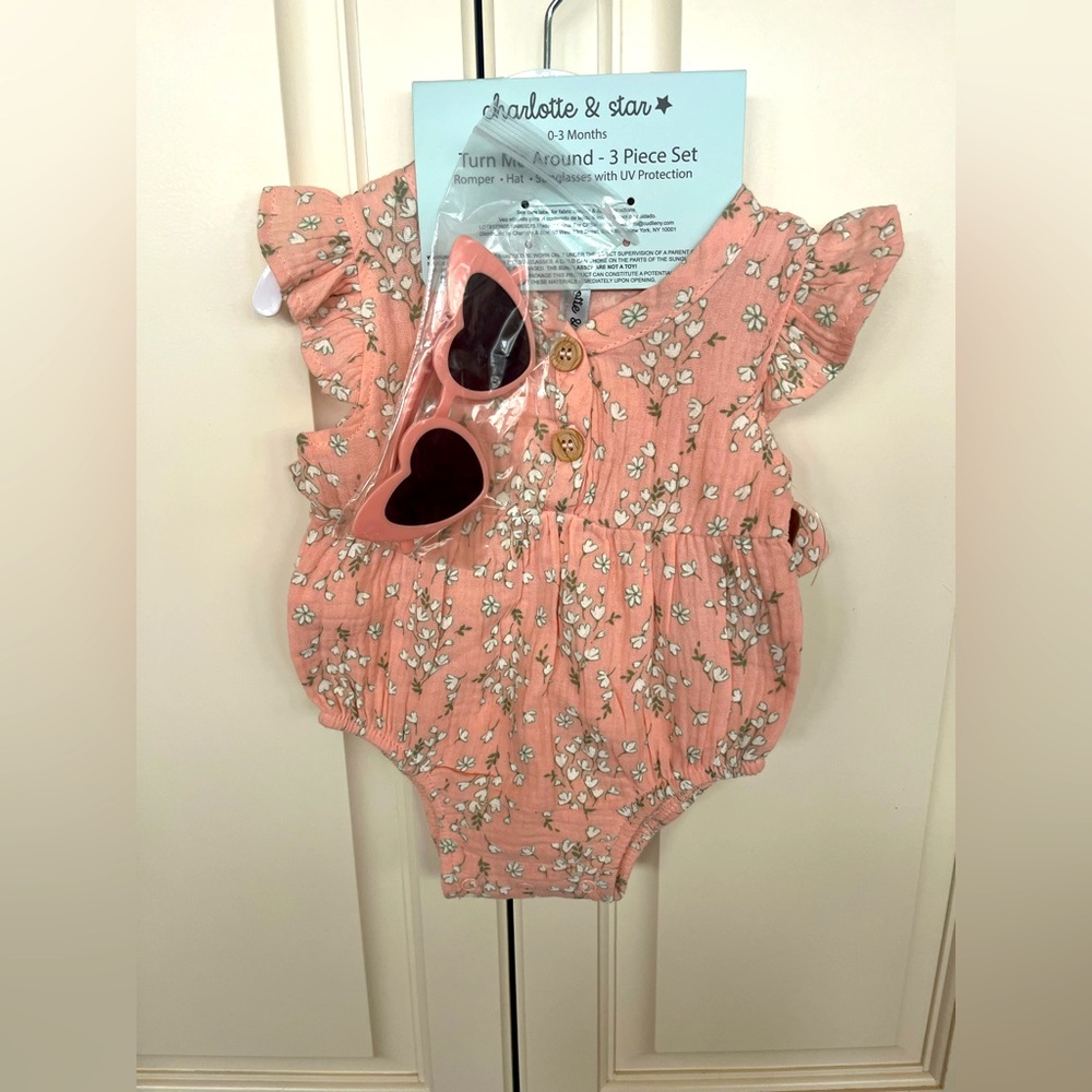 NWT Charlotte & Star 3 piece set. 0-3 Month. Romper onesie, hat, sunglasses.